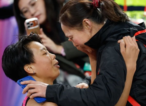 大业证券 三岁半开始，妈妈就给她定好了早晨6点的闹钟……